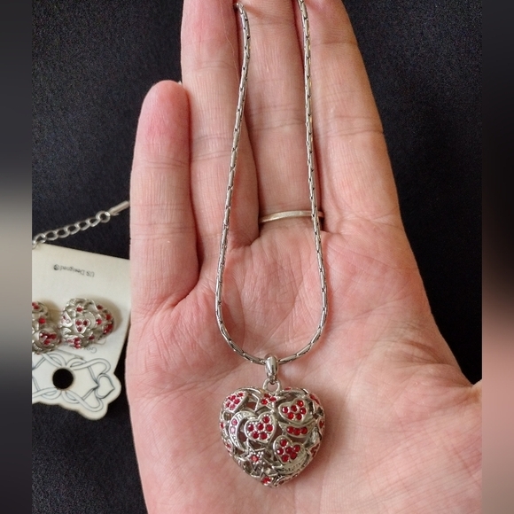 Silver and Glass Red Heart Pendant Necklace and Earring Set NWT - Picture 2 of 12